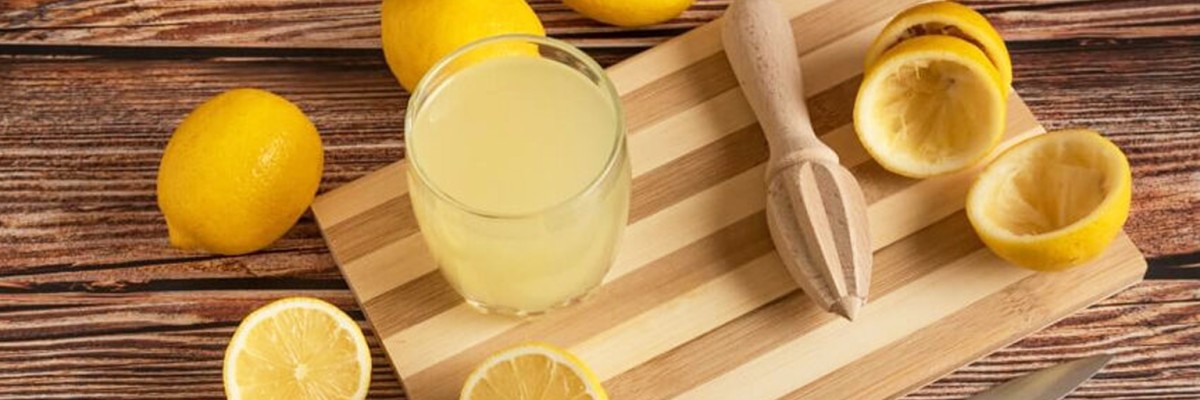 Jugo de Limón con agua tibia en ayunas: descubre sus beneficios
