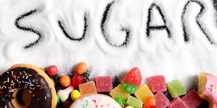 Alimentos que debes evitar consumir si padeces de azúcar en la sangre.